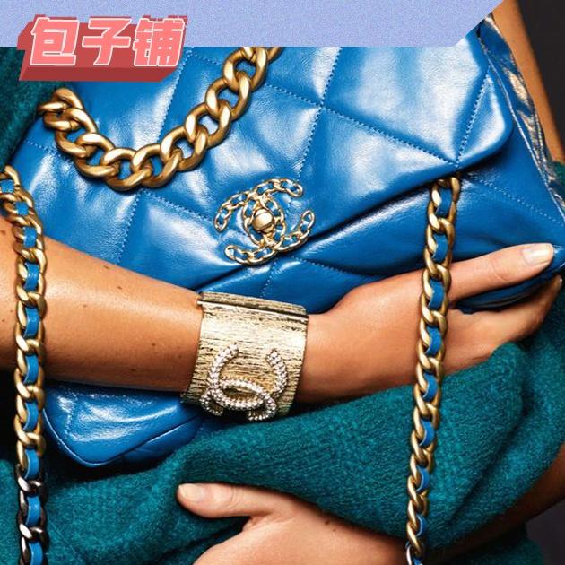 蓝色chanel 19包包