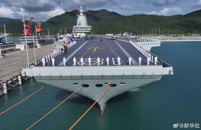 高清大图!我国第一艘电磁弹射型航空母舰入列