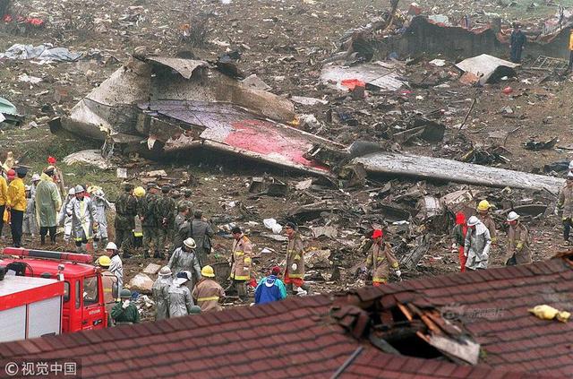 1998年2月16日,台湾中华航空一架空客a300航班在台北降落时失事,造成