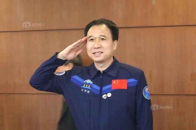 中国航天员群像 航天事业辉煌离不开他们的名字