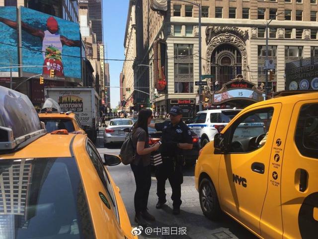 纽约时代广场汽车冲入人行道撞死1人