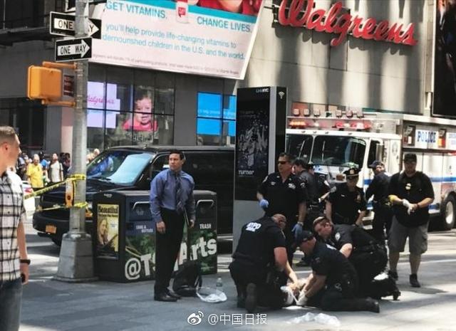 纽约时代广场汽车冲入人行道撞死1人