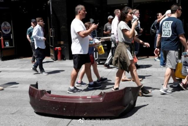 纽约时代广场汽车冲入人行道撞死1人