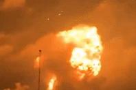美国费城最大炼油厂发生爆炸