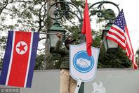 越南河内筹备第二次"金特会" 街头挂起三国国旗