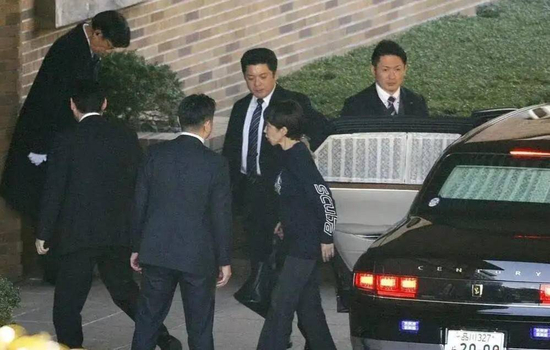 高市搬入“闹鬼”公邸，自称暂未见“鬼”