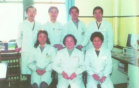 前排中为刘彤华 图片来源:北京协和医院