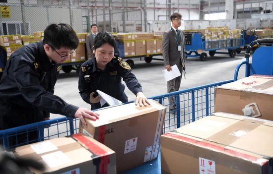 亲历海南封关，60万的卡宴我买不到