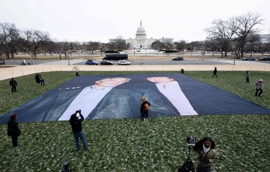特朗普、克林顿，谁是“丑闻主角”？
