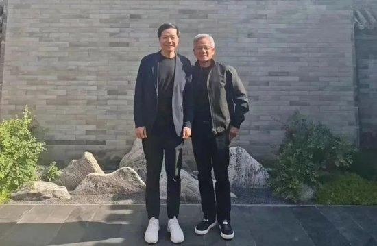 从扫厕所到打造全球最贵公司,别只盯着他的皮衣和唐装