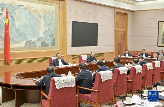 总理主持召开座谈会，这8人发言