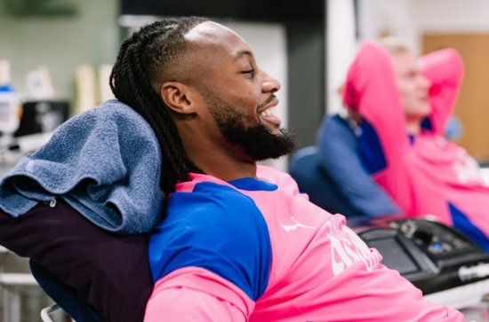 今晚迎来首秀?曼城官方晒图,福登、B席等队友欢迎塞梅尼奥