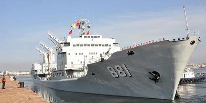 首代综合补给舰洪泽湖舰退役 被誉中华补给第一舰