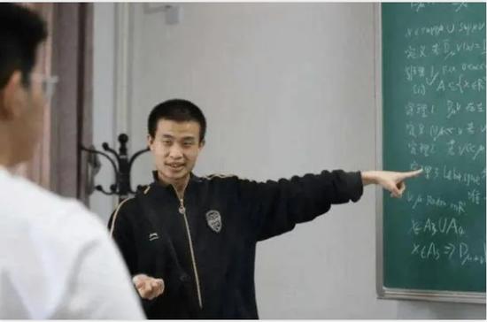 北大“韦神”突然开号,本人出镜!堂哥证实:为了让他多接触外界,会用来做数学分享