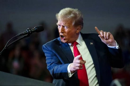 全世界都被特朗普逗笑了，除了高市早苗