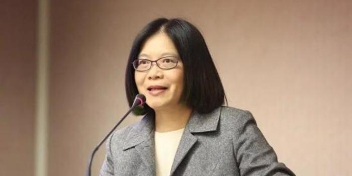今天是迪丽热巴27岁生日,6月1日,在北京和举办“热·爱”粉丝见面会,这是热巴第一次和粉丝们一起过生日,更显珍贵之意。生