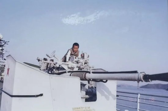 捐钱造航母的“小朋友”,我们找到了