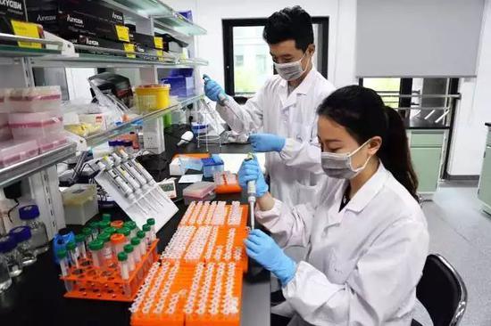 郭天南表示,做生命科学的研究者非常需要像陆妙善这样的计算机人才。