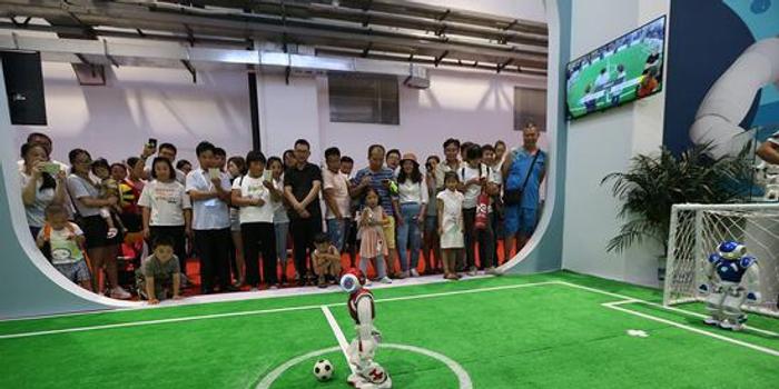 踢足球能移动球网吗,踢足球能移动球网吗为什么