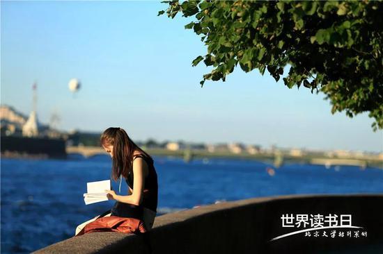 俄罗斯圣彼得堡涅瓦河畔 2018