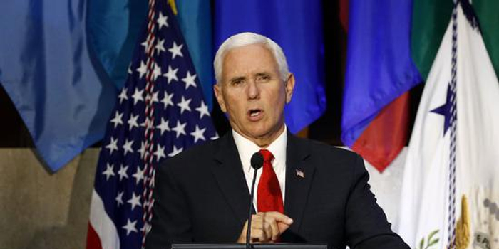 委内瑞拉少将叛变马杜罗后 彭斯亲手将他特赦