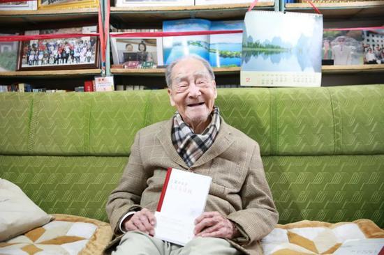 许渊冲。本文部分图片由中译出版社提供