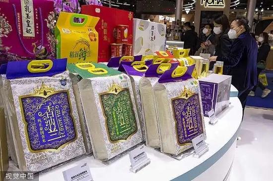 给假泰国香米提供香精的公司是谁？卖假米为何有利可图？