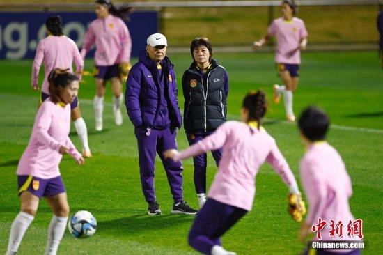 资料图:中国女足在备战中。中新社记者 富田 摄