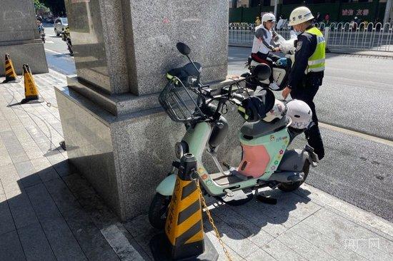 广州闹市区车祸后续：目击者称肇事车辆撞倒人后未停车 伤者大部分为轻伤