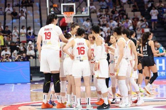 🏀女篮亚洲杯-张子宇12分 中国大胜新西兰喜提3连胜+直通半决赛