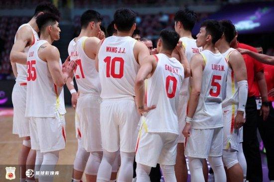 男篮亚洲杯-赵睿19+6 胡金秋20+5 中国5人上双险胜沙特迎开门红
