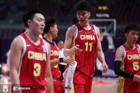 胡明轩&赵嘉义各17分 王俊杰5中5 中国男篮15记三分大胜印度