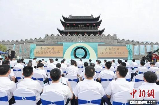 多地为被诬告干部正名