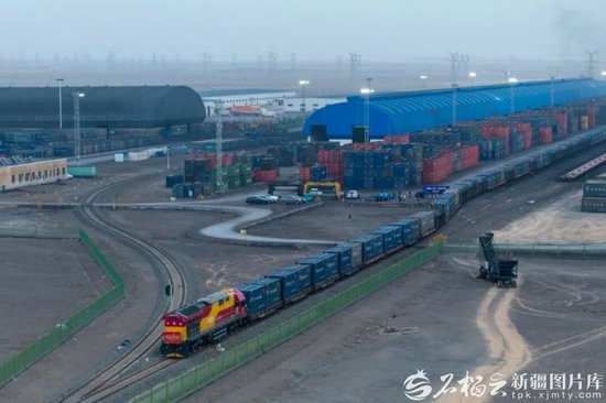 天山北望：发展新潮，动能澎湃正当时