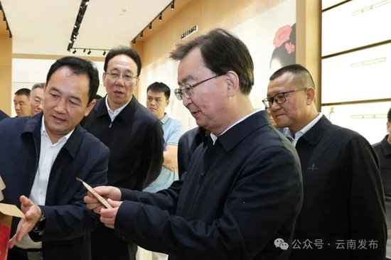 新年将至，省委书记前往边境慰问