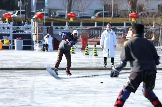 终于来了！北京什刹海后海冰场今起开放
