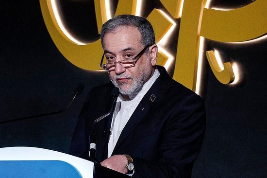 伊朗划“红线” 美官员登航母 两国对峙风险仍未解除