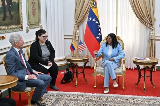 强掳马杜罗一个月后,特朗普要去委内瑞拉?目标:再赚50亿美元