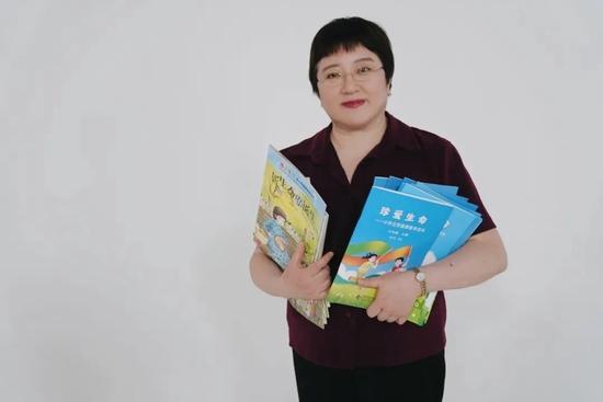 刘文利带领课题组进行了学龄前性教育的探索