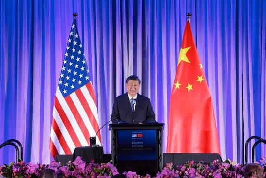 当地时间11月15日晚,国家主席习近平在美国旧金山出席美国友好团体联合举行的欢迎宴会。这是习近平发表重要演讲。