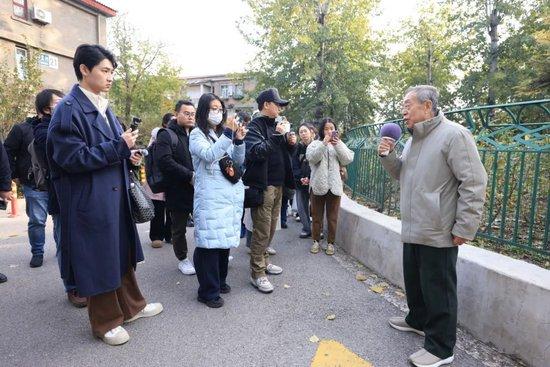 跟着网络达人一起在海淀追“星”