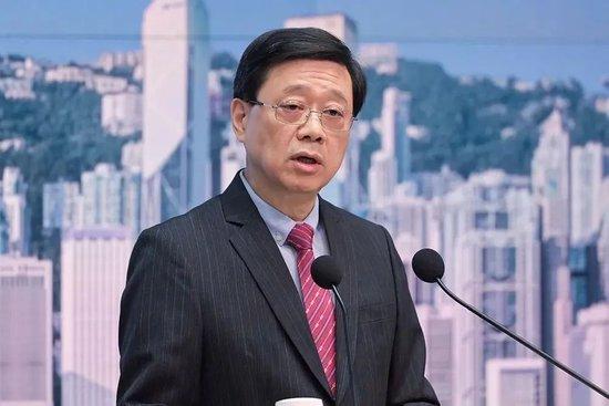 李嘉诚卖港口给美国财团,李家超、梁振英表态!长和港股市值一度蒸发78亿港元!