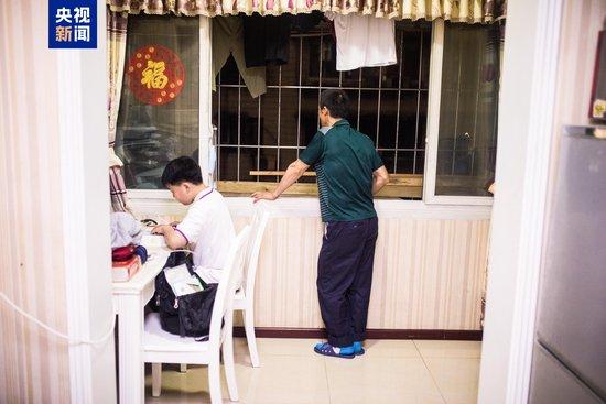 追更15年前的一张珍贵合照!重庆“棒棒”父子故事暖心后续→