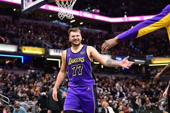 东契奇与湖人的续约抉择:详解1+1、2+1、3+1三种合同的利弊