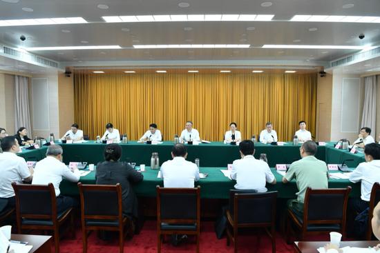 持续深挖、严惩“六霸”！多地重拳出击，公开征集这些线索