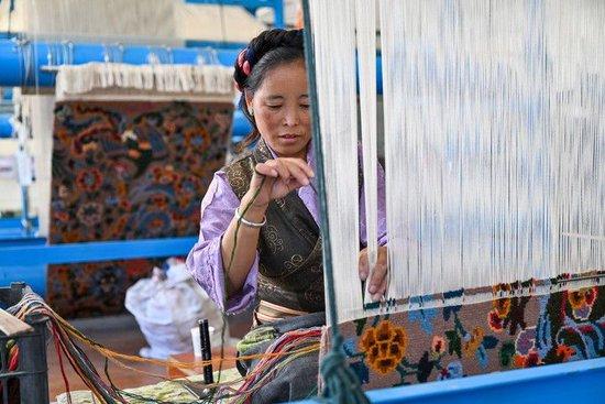 镜观·回响|坚持以人为本 推进共同富裕