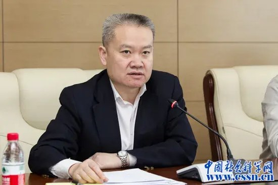 62岁的他履新中联部部长，是资深外交官，此前在国安系统工作