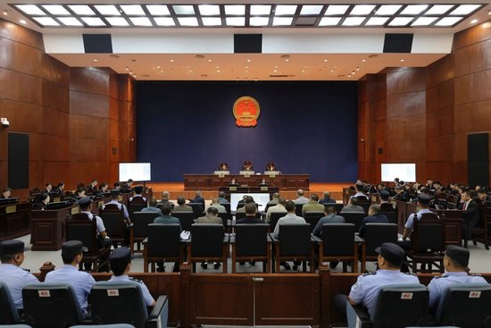 白家犯罪集团案一审宣判：白所成等5人被判死刑