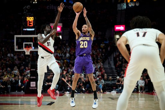 雷迪克揭秘湖人更衣室魔力：球员主导球队文化 残阵也能连克强敌