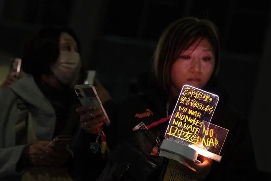 “高市下台”,日本民众怒了